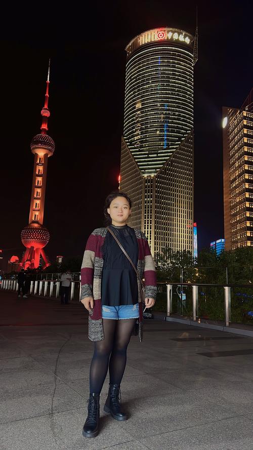 夜上海论坛受关注，用户互动热烈但有问题，信息质量待析？
